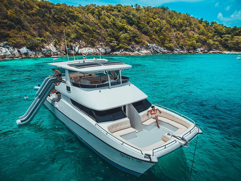 ทัวร์เกาะพีพี-มาหยา-เกาะไม้ท่อน-ซันเซ็ท-Power-Catamaran