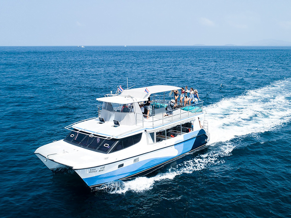 ภูเก็ต-เหมาลำเรือยอร์ช-คาตามารัน-Power-Catamaran-KYGO-4