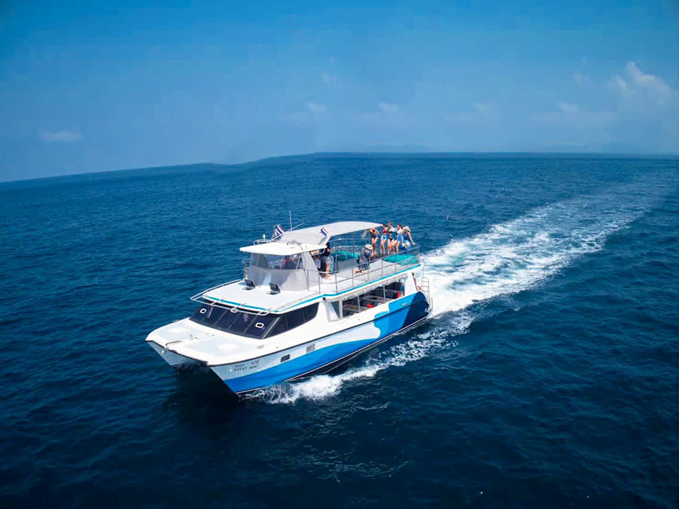 ภูเก็ต-เหมาลำเรือยอร์ช-คาตามารัน-Power-Catamaran-KYGO