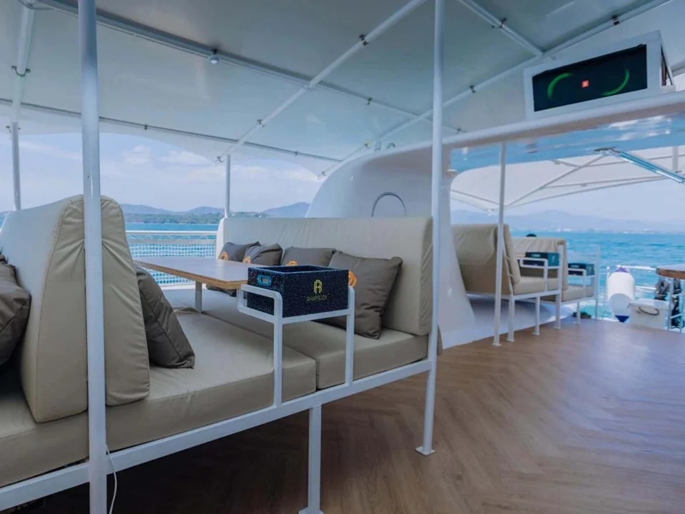 ล่องเรือปาร์ตี้โฟม-Rhapsody-DJ-เกาะเฮ-เกาะราชา-เรือยอร์ช-catamaran-9