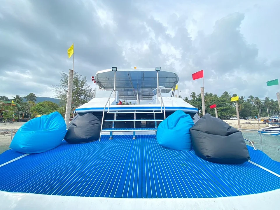 สมุย-ทัวร์ชมโลมา-เกาะหมู-ดำน้ำตื้น-เกาะแตน-โดยเรือ-Catamaran-12
