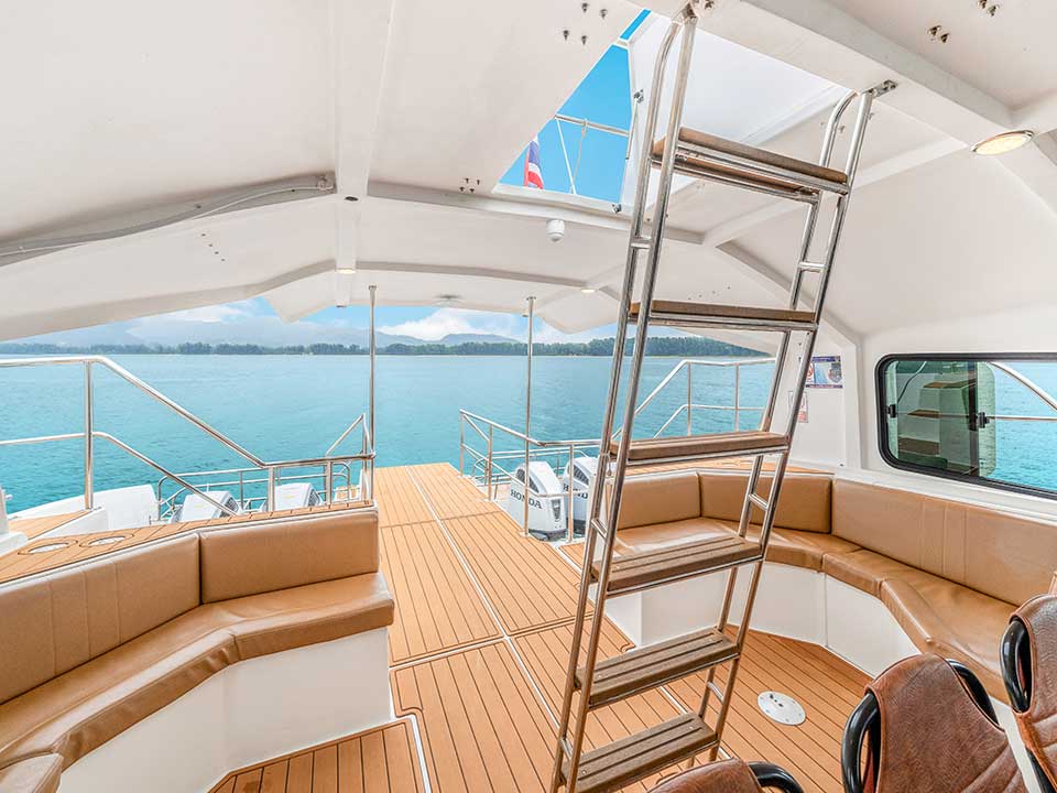 ภูเก็ต-ทัวร์สิมิลัน-พรีเมี่ยม-เรือคาตามารัน-2-ชั้น-WOW-Andaman-2