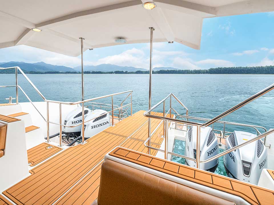 ภูเก็ต-ทัวร์สิมิลัน-พรีเมี่ยม-เรือคาตามารัน-2-ชั้น-WOW-Andaman-4