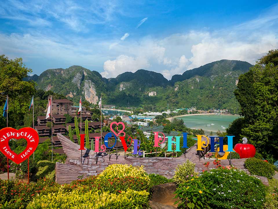 ทัวร์พรีเมี่ยม-Early-Bird-เกาะพีพี-อ่าวมาหยา-เกาะไผ่-เรือเร็ว-Speedboat-3
