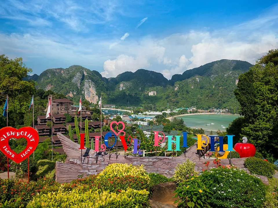 ทัวร์พรีเมี่ยม-Early-Bird-เกาะพีพี-อ่าวมาหยา-เกาะไผ่-เรือเร็ว-Speedboat-3