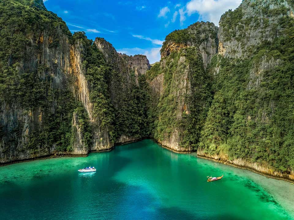 ทัวร์พรีเมี่ยม-Early-Bird-เกาะพีพี-อ่าวมาหยา-เกาะไผ่-เรือเร็ว-Speedboat-4