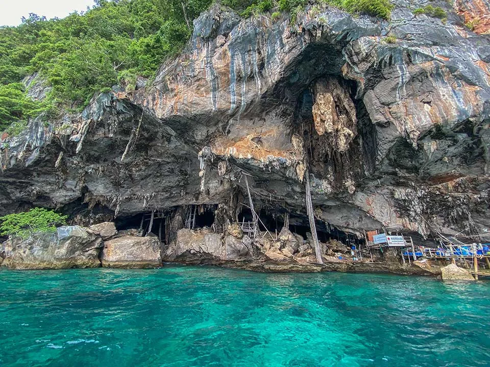 ทัวร์พรีเมี่ยม-Early-Bird-เกาะพีพี-อ่าวมาหยา-เกาะไผ่-เรือเร็ว-Speedboat-6