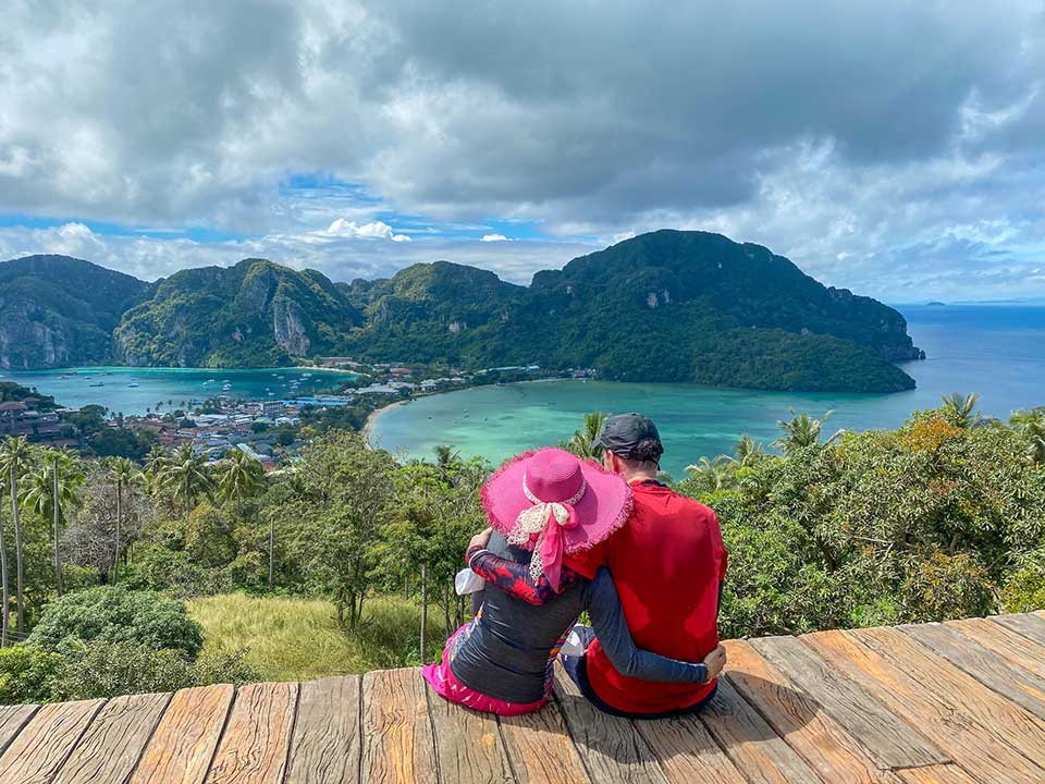 ทัวร์พรีเมี่ยม-Early-Bird-เกาะพีพี-อ่าวมาหยา-เกาะไผ่-เรือเร็ว-Speedboat-9