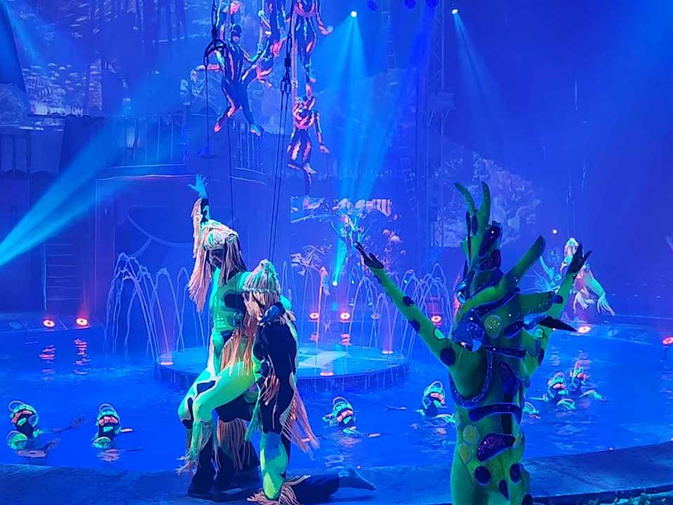 บัตรเข้าชมโชว์-กายกรรม-ภูเก็ต-Aqua-Circus-Phuket-4