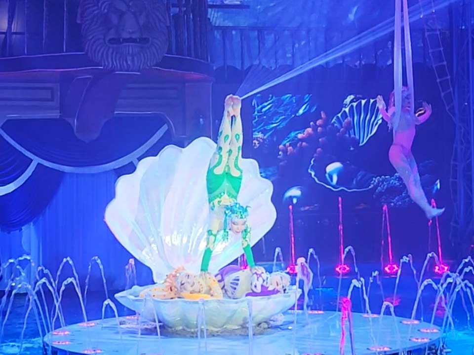 บัตรเข้าชมโชว์-กายกรรม-ภูเก็ต-Aqua-Circus-Phuket-5