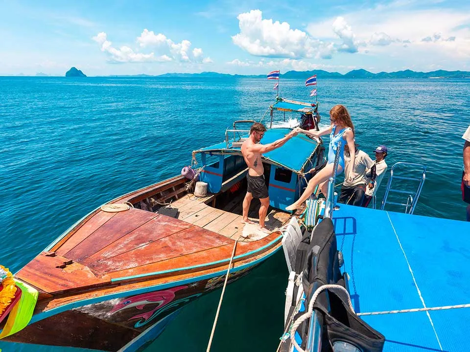 ทัวร์รอบเช้า-เกาะไม้ท่อน-เกาะไข่-ภูเก็ต-เรือ-Power-Catamaran-13