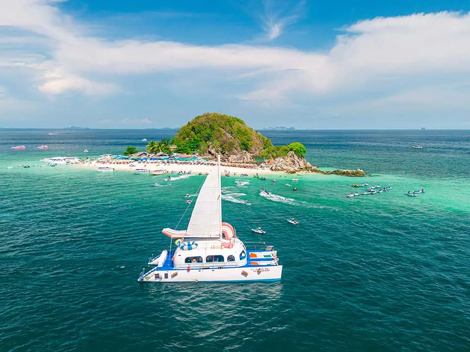 ทัวร์รอบเช้า-เกาะไม้ท่อน-เกาะไข่-ภูเก็ต-เรือ-Power-Catamaran-4