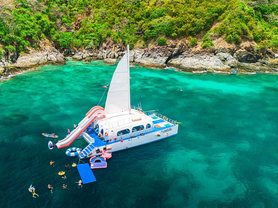 ทัวร์รอบเช้า-เกาะไม้ท่อน-เกาะไข่-ภูเก็ต-เรือ-Power-Catamaran-6