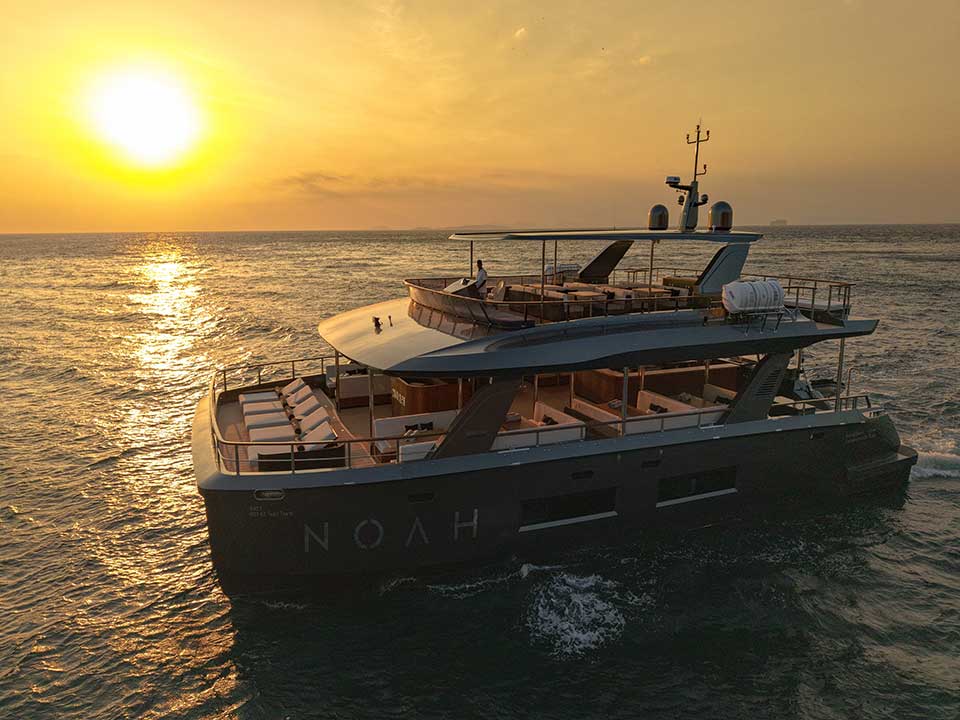 ภูเก็ต-ทัวร์เกาะพีพี-เกาะไม้ท่อน-ซันเซ็ท-luxury-yacht-catamaran-13