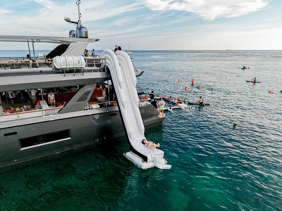 ภูเก็ต-ทัวร์เกาะพีพี-เกาะไม้ท่อน-ซันเซ็ท-luxury-yacht-catamaran-19