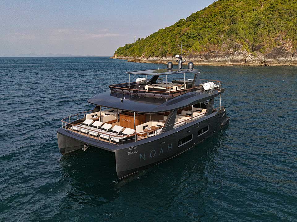 ภูเก็ต-ทัวร์เกาะพีพี-เกาะไม้ท่อน-ซันเซ็ท-luxury-yacht-catamaran-2