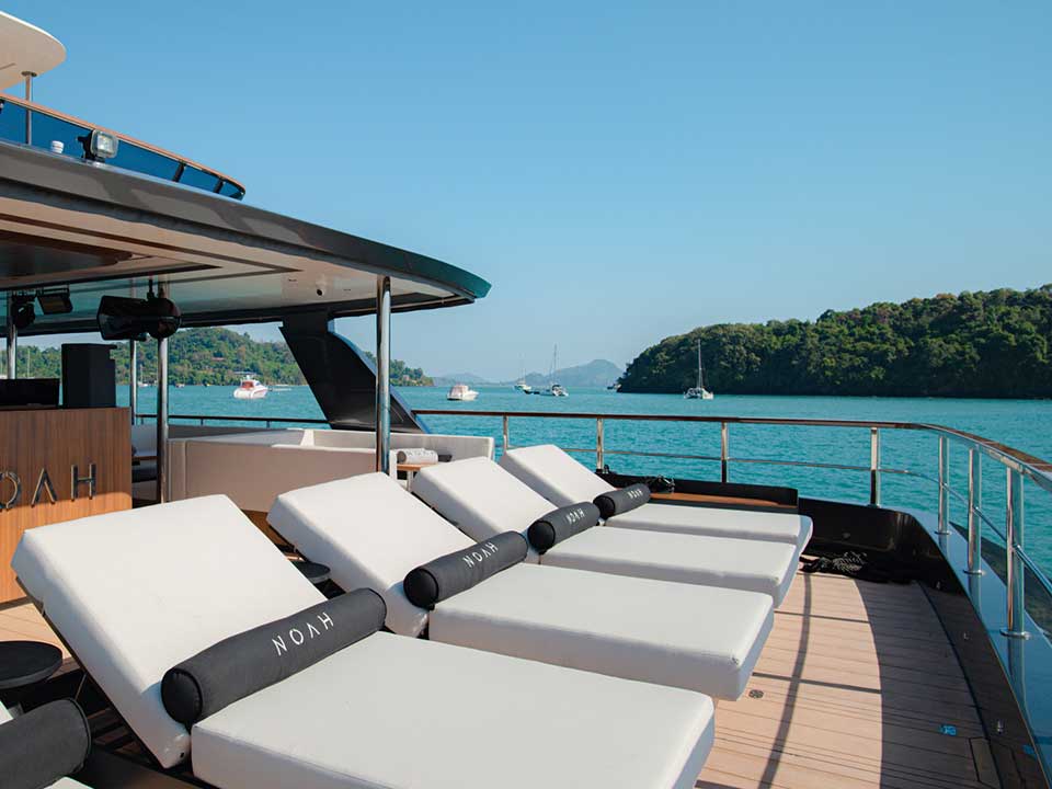 ภูเก็ต-ทัวร์เกาะพีพี-เกาะไม้ท่อน-ซันเซ็ท-luxury-yacht-catamaran-5