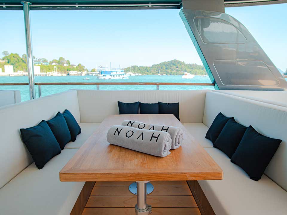 ภูเก็ต-ทัวร์เกาะพีพี-เกาะไม้ท่อน-ซันเซ็ท-luxury-yacht-catamaran-7