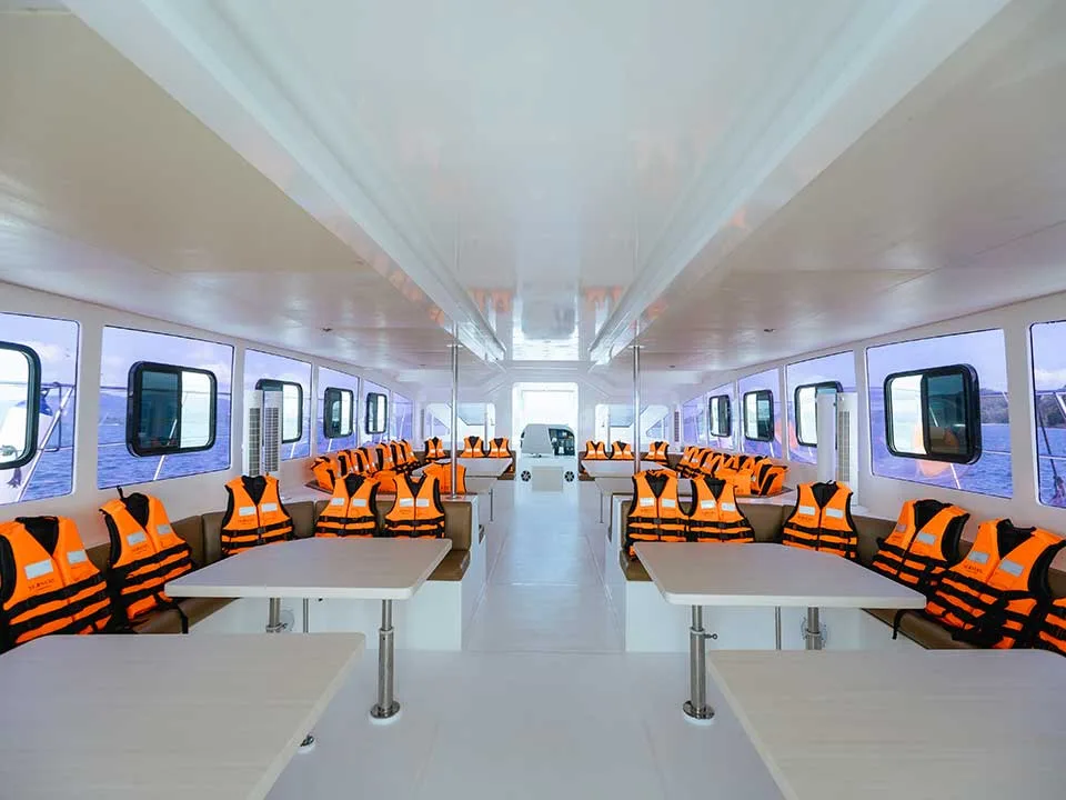 ภูเก็ต-ล่องอ่าวพังงา-เกาะปันหยี-James-Bond-เรือ-Speed-Catamaran-10