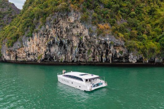 ภูเก็ต-ล่องอ่าวพังงา-เกาะปันหยี-James-Bond-เรือ-Speed-Catamaran-17