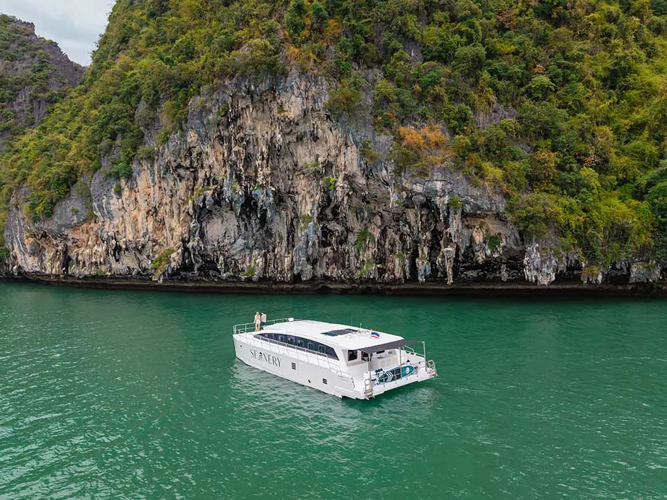 ภูเก็ต-ล่องอ่าวพังงา-เกาะปันหยี-James-Bond-เรือ-Speed-Catamaran-17