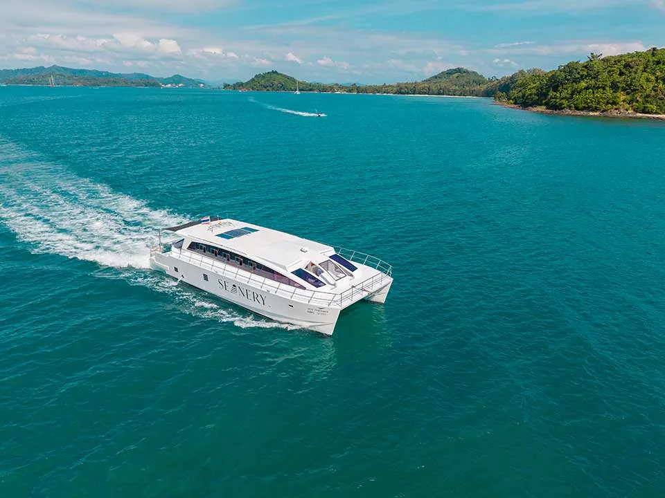ภูเก็ต-ล่องอ่าวพังงา-เกาะปันหยี-James-Bond-เรือ-Speed-Catamaran-2