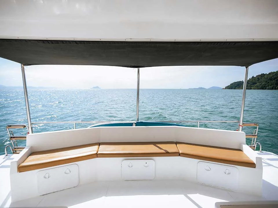 ภูเก็ต-ล่องอ่าวพังงา-เกาะปันหยี-James-Bond-เรือ-Speed-Catamaran-5