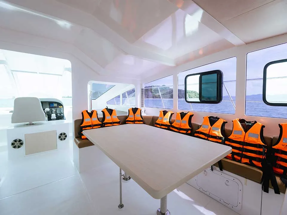 ภูเก็ต-ล่องอ่าวพังงา-เกาะปันหยี-James-Bond-เรือ-Speed-Catamaran-6
