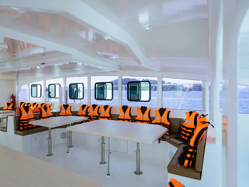 ภูเก็ต-ล่องอ่าวพังงา-เกาะปันหยี-James-Bond-เรือ-Speed-Catamaran-8