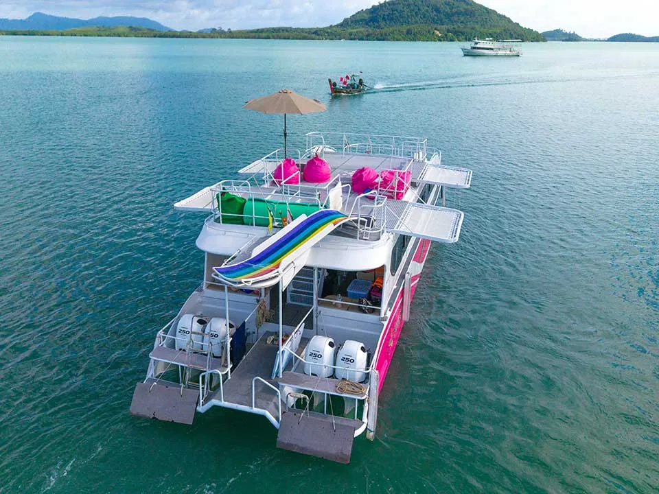หมู่เกาะสุรินทร์-ทัวร์วันเดย์-เรือสปีดคาตามารัน-speed-catamaran-5