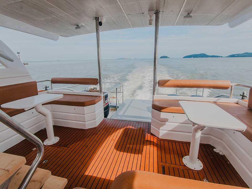 Luxury-Speed-Catamaran-เกาะพีพี-อ่าวมาหยา-เกาะไผ่-Phuket-2