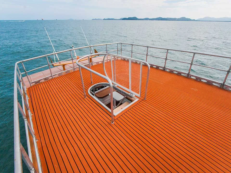 Luxury-Speed-Catamaran-เกาะพีพี-อ่าวมาหยา-เกาะไผ่-Phuket-3