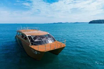 Luxury-Speed-Catamaran-เกาะพีพี-อ่าวมาหยา-เกาะไผ่-Phuket