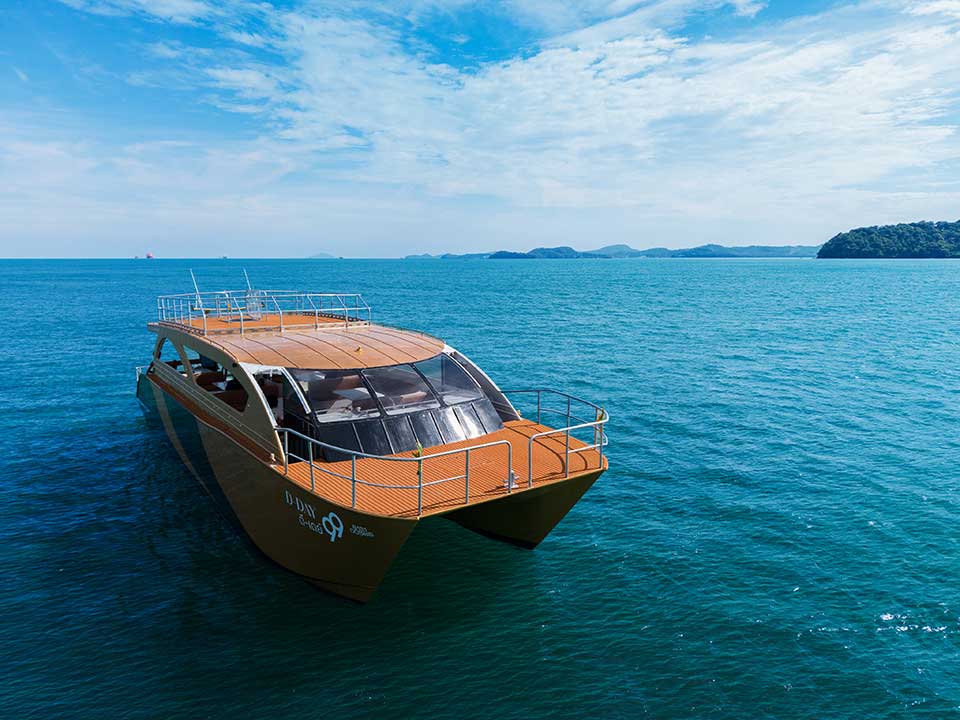 Luxury-Speed-Catamaran-เกาะพีพี-อ่าวมาหยา-เกาะไผ่-Phuket