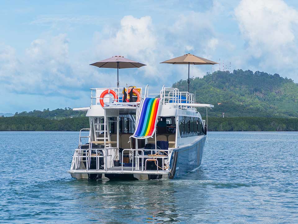 ทัวร์ภูเก็ต-เที่ยวอ่าวพังงา-เกาะปันหยี-เขาตะปู-เกาะไข่-Speed-Catamaran-9